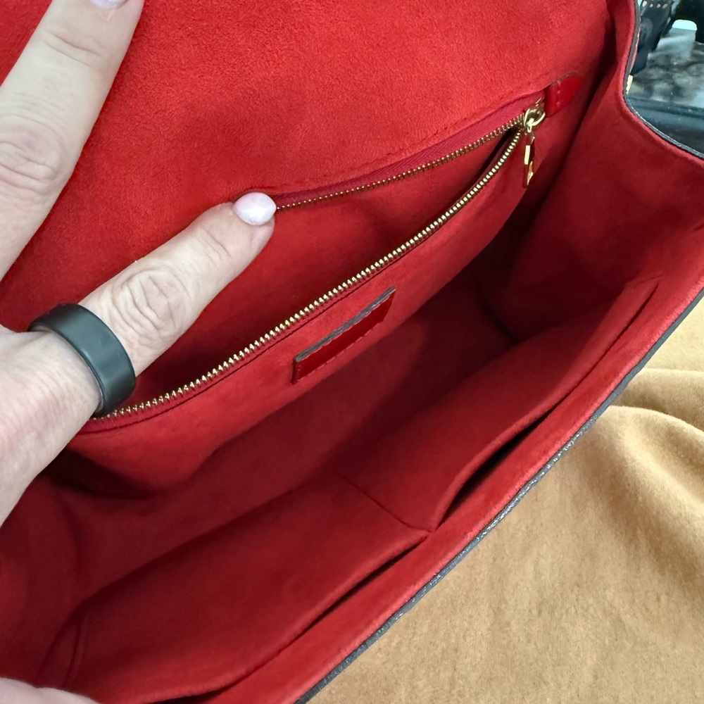 Louis Vuitton Venice Shoulder Bag Monogram Vernis: RED ♥️ - Picture 10 of 17